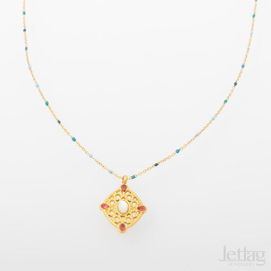 Colar malha fina com pendente