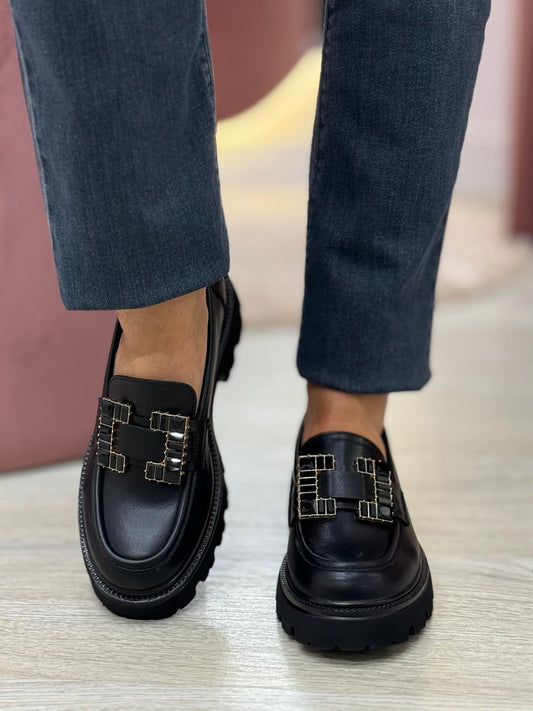 Sapato em couro sintético