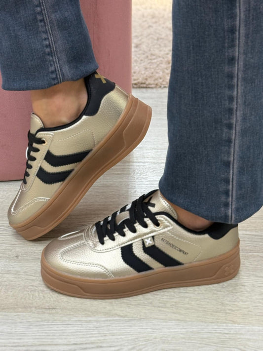 Ténis pele sintética ouro