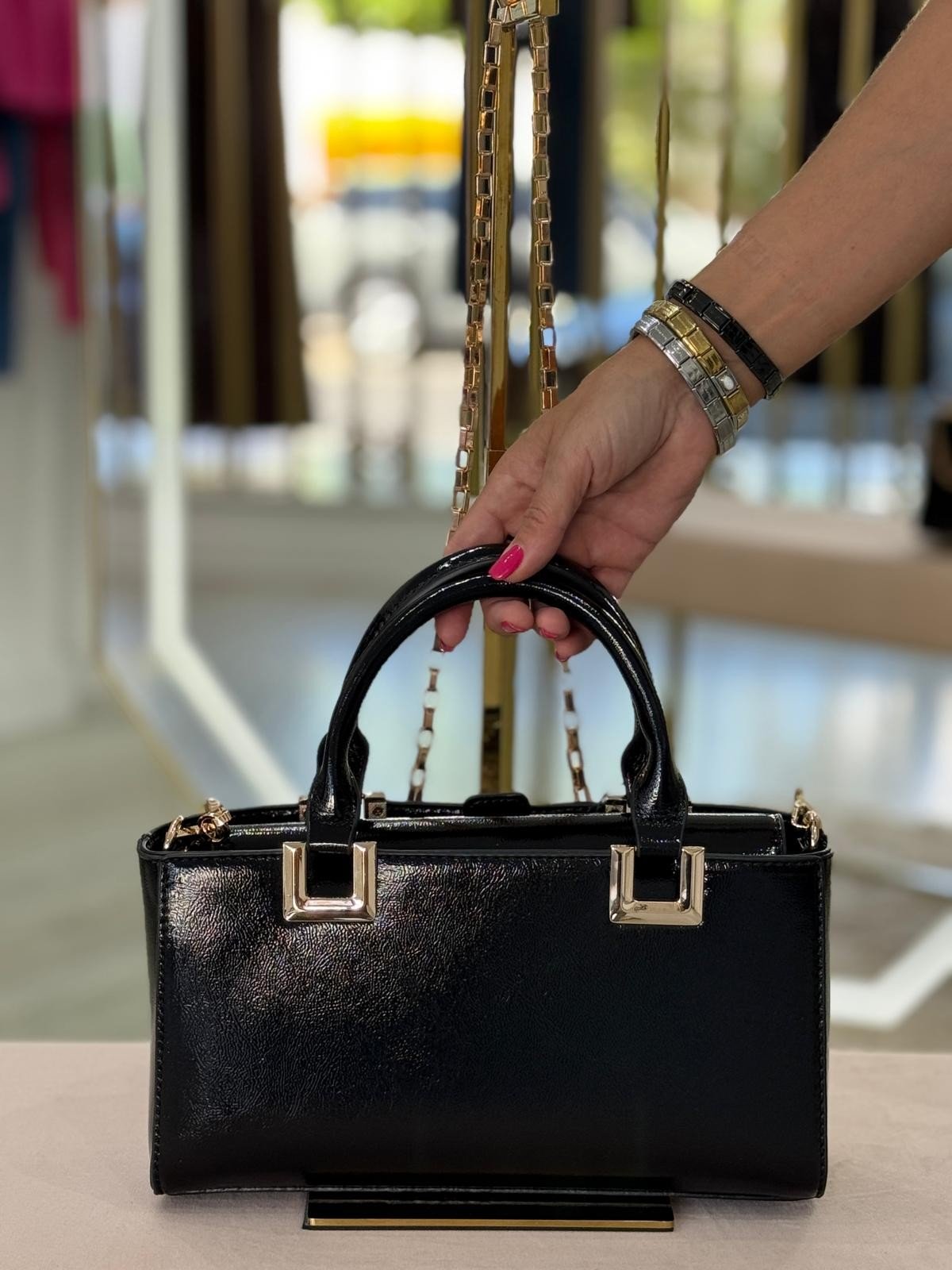 Mala pequena com corrente (+ cores)