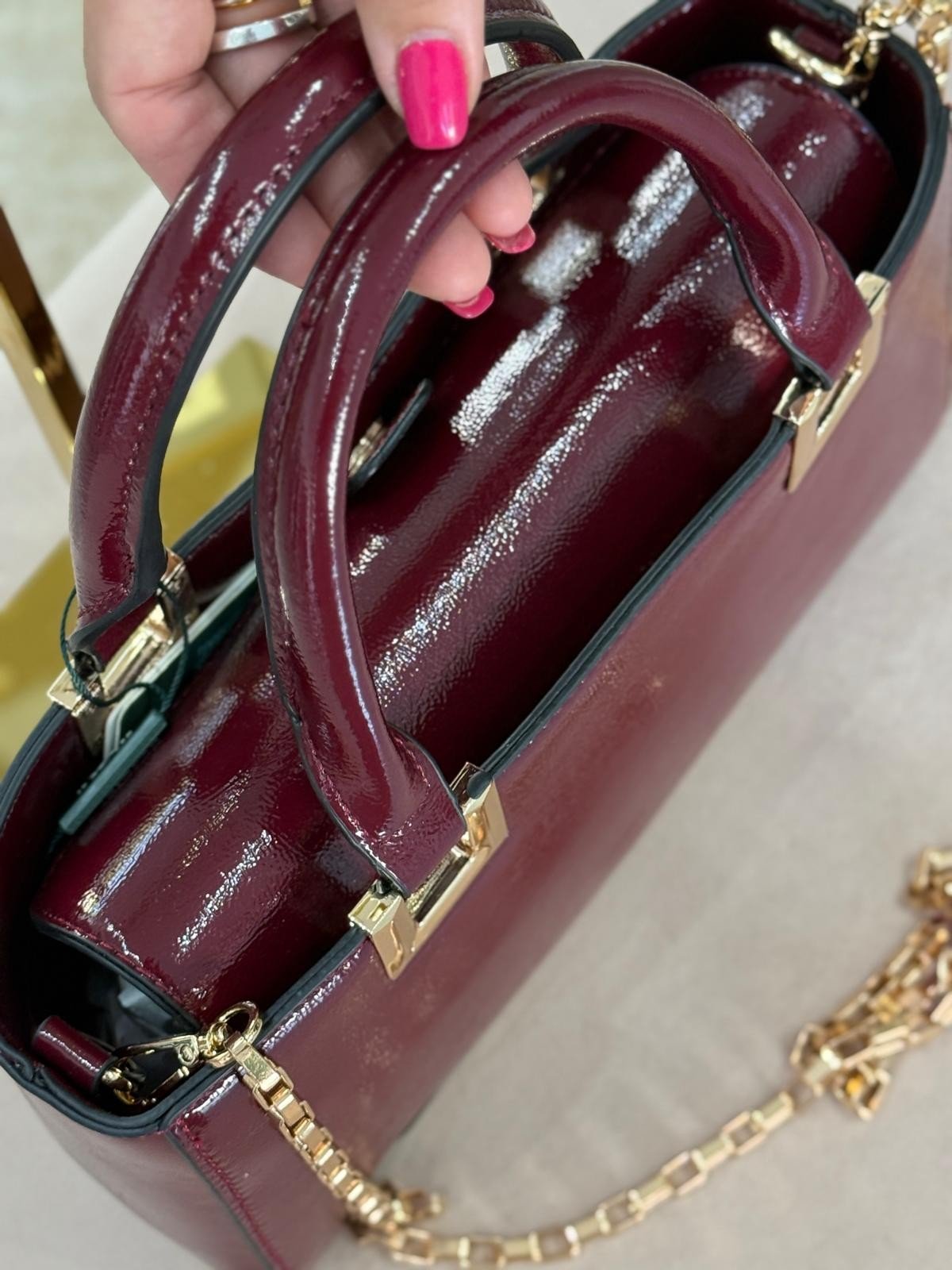 Mala pequena com corrente (+ cores)