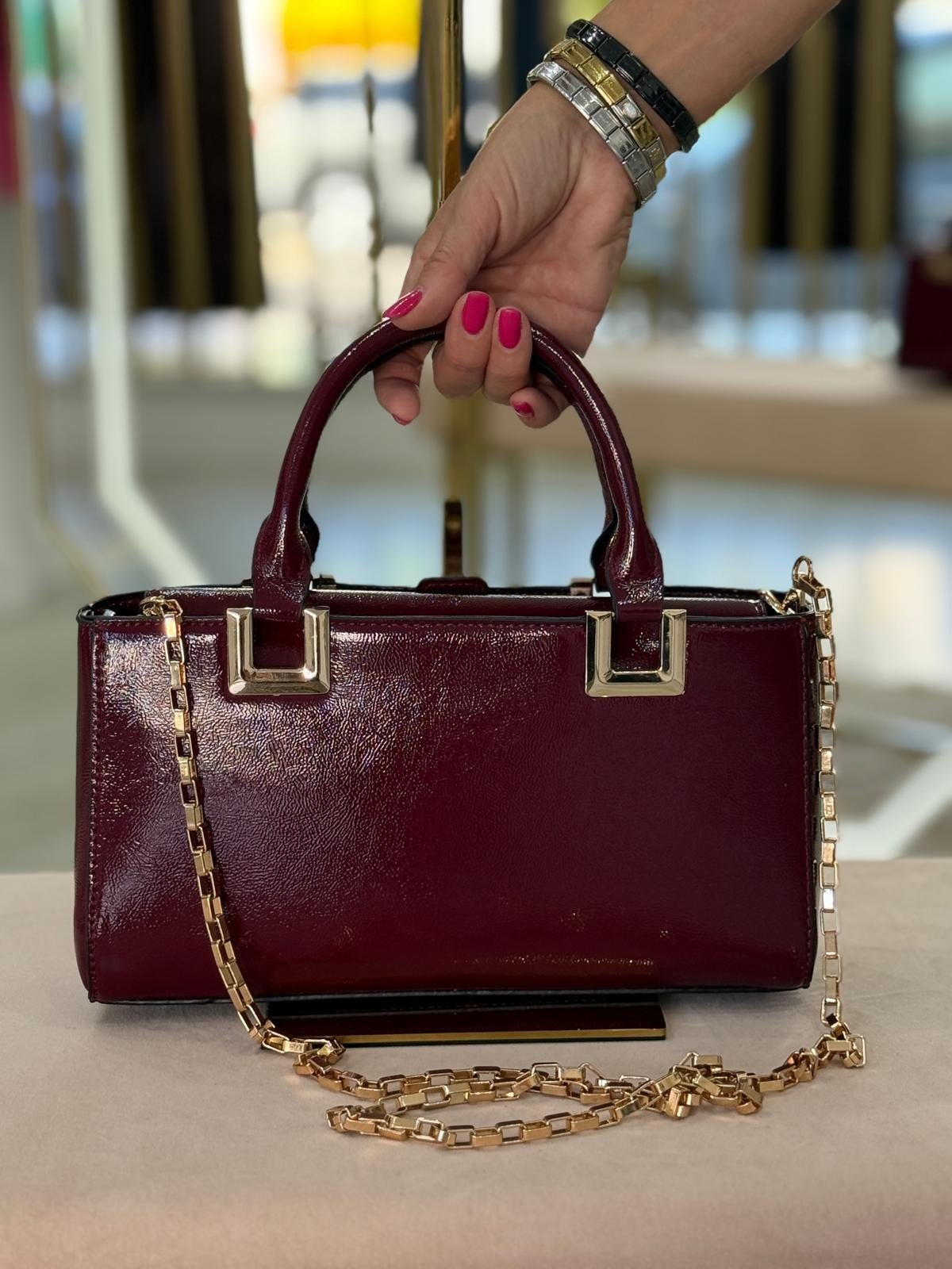 Mala pequena com corrente (+ cores)