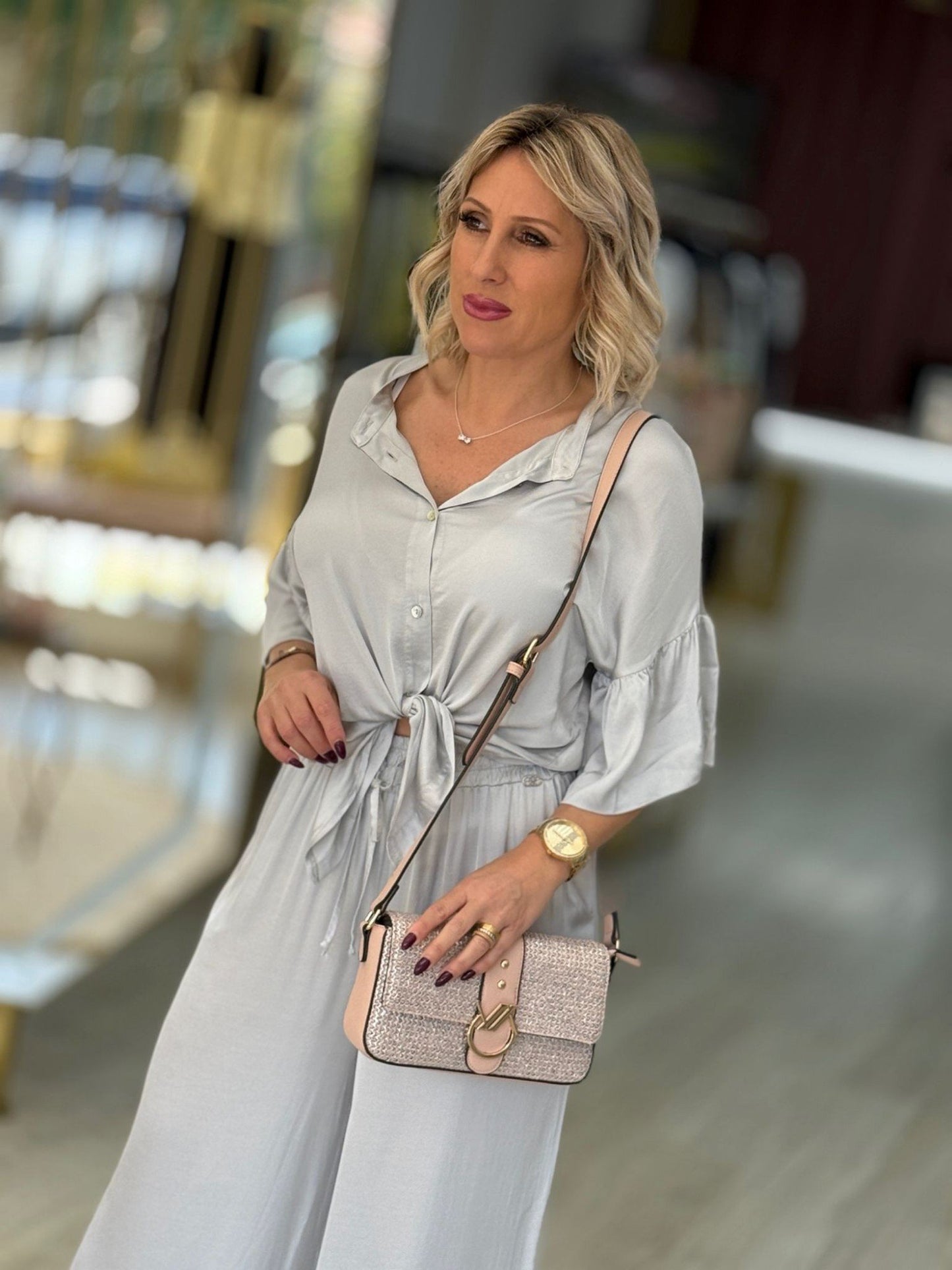 Mala pequena com relevo