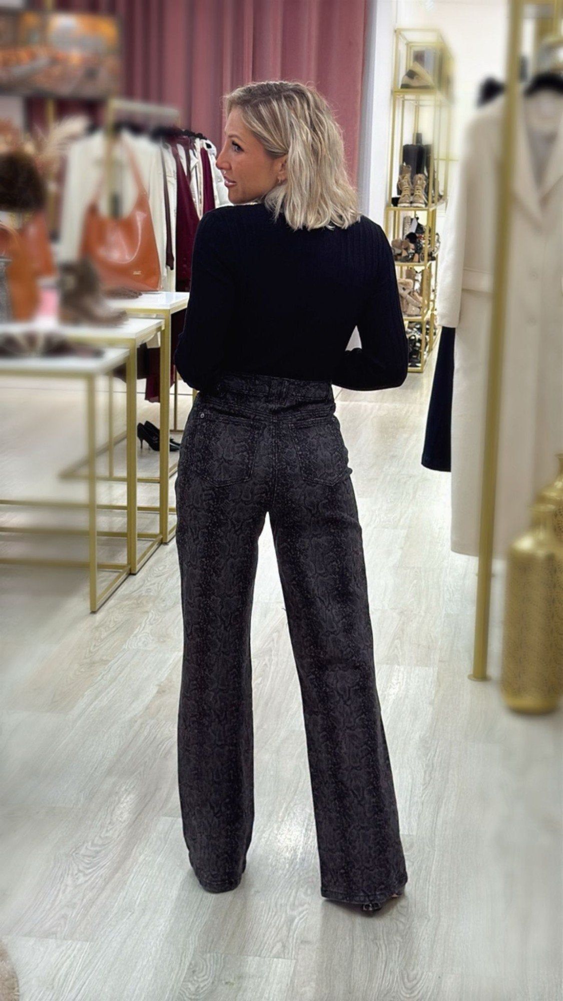 Calça jeans multicolorida