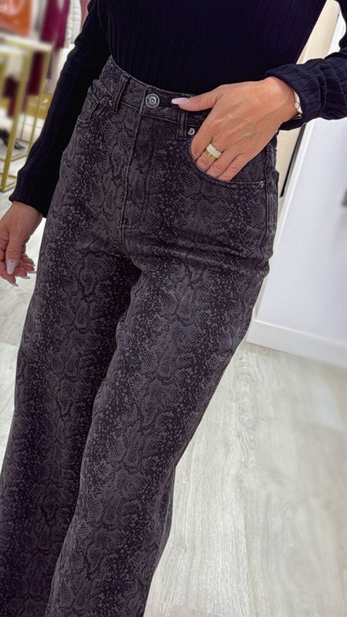 Calça jeans multicolorida