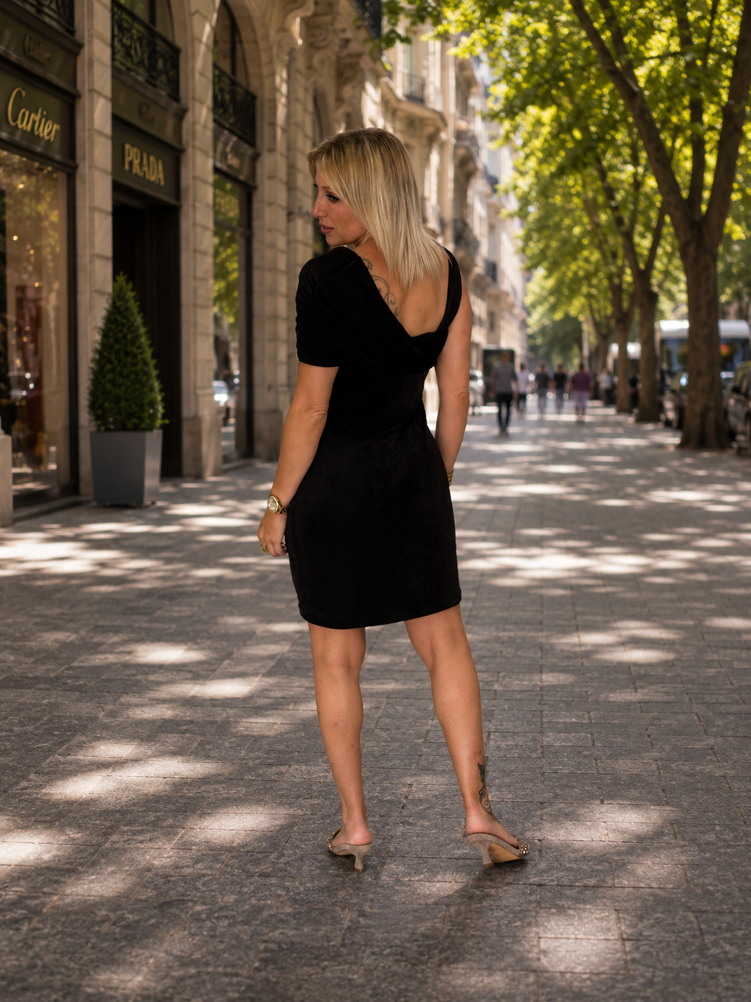 Vestido decote assimétrico