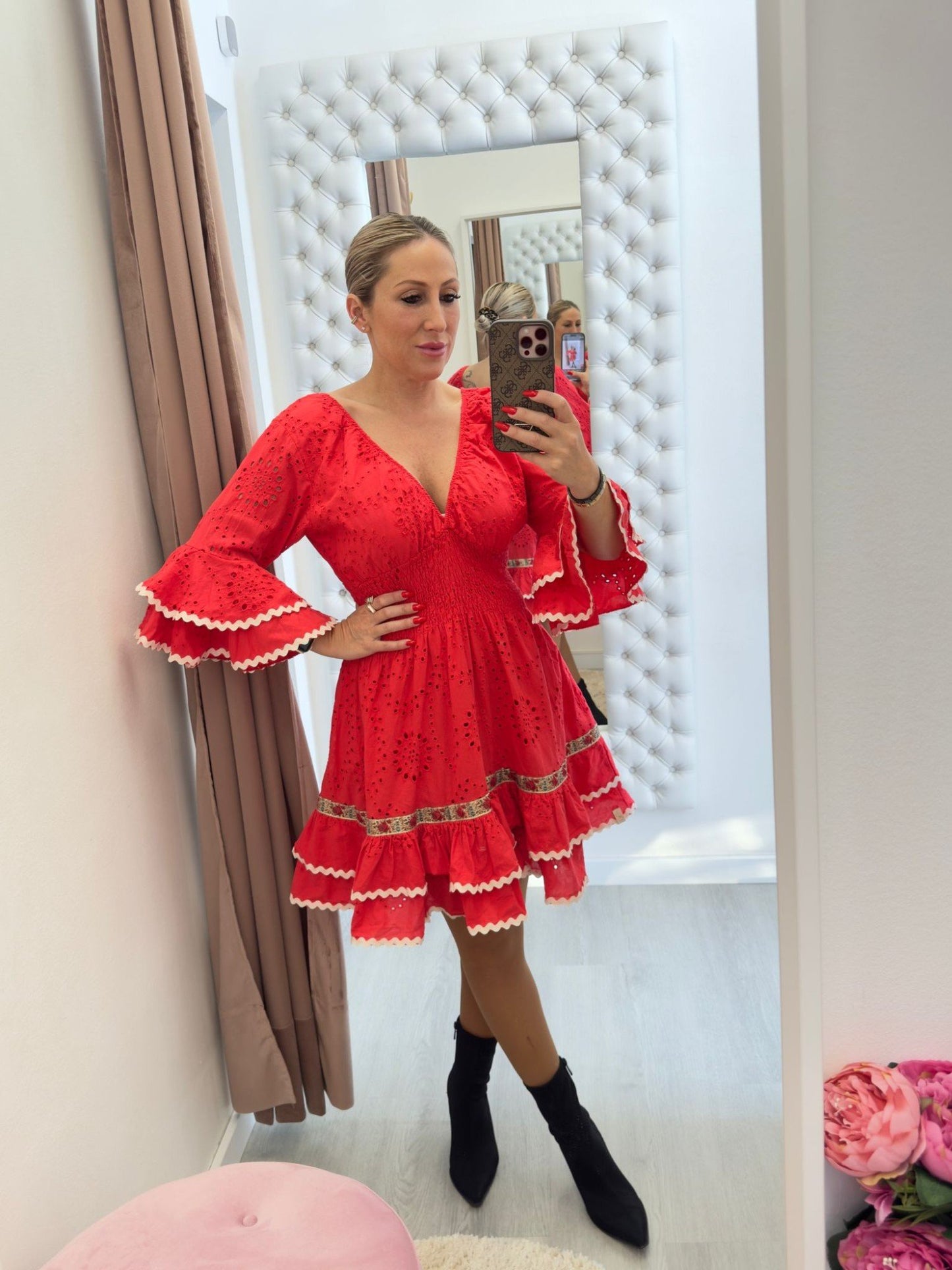 Vestido em bordado inglês