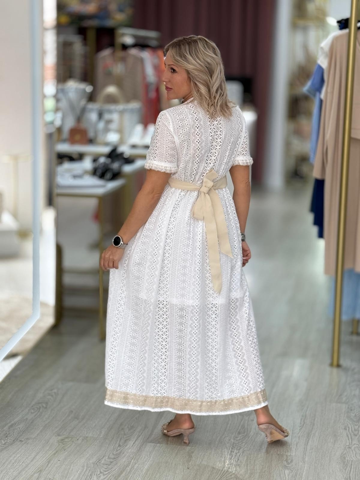 Vestido bordado inglês