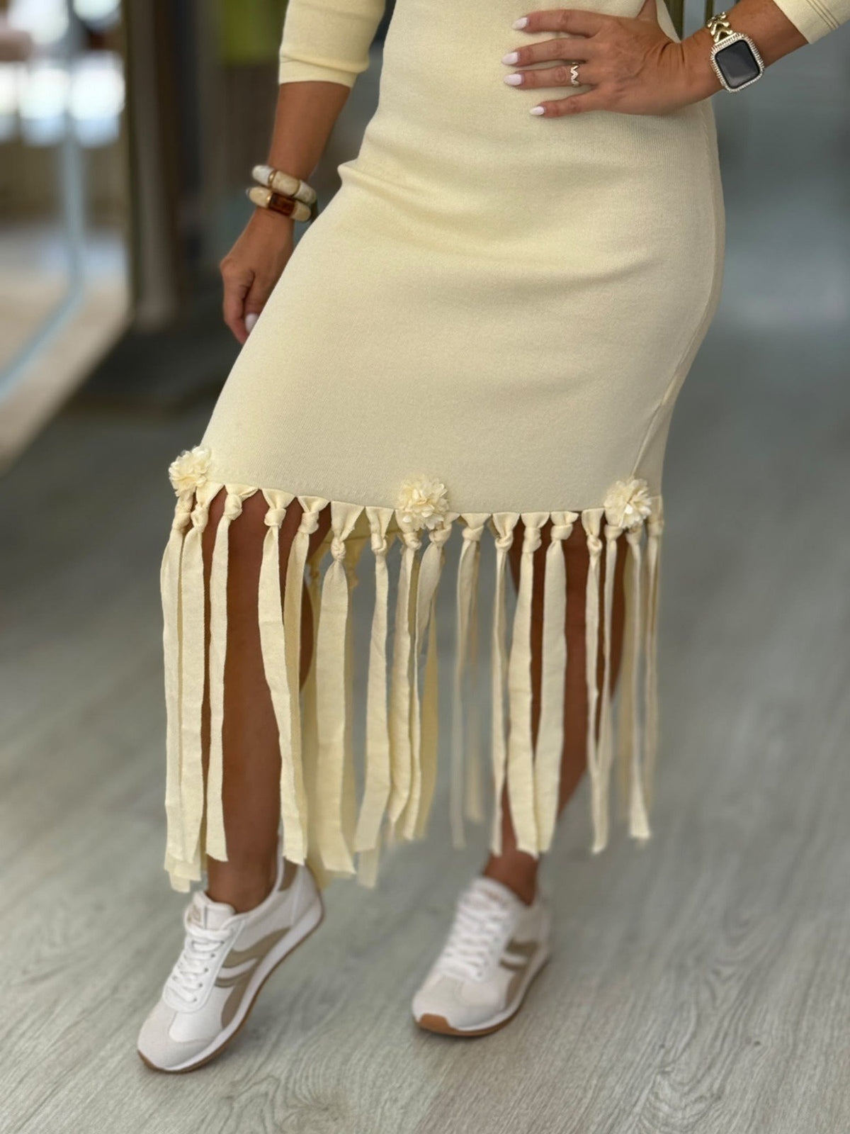 Vestido de malha com franjas