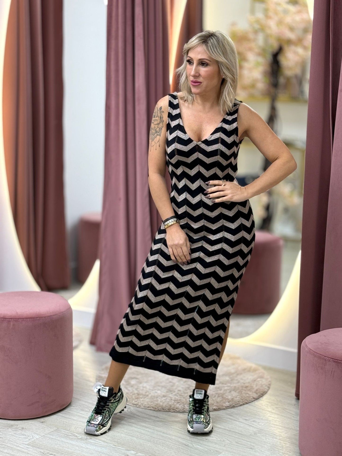 Vestido zigzag com brilho