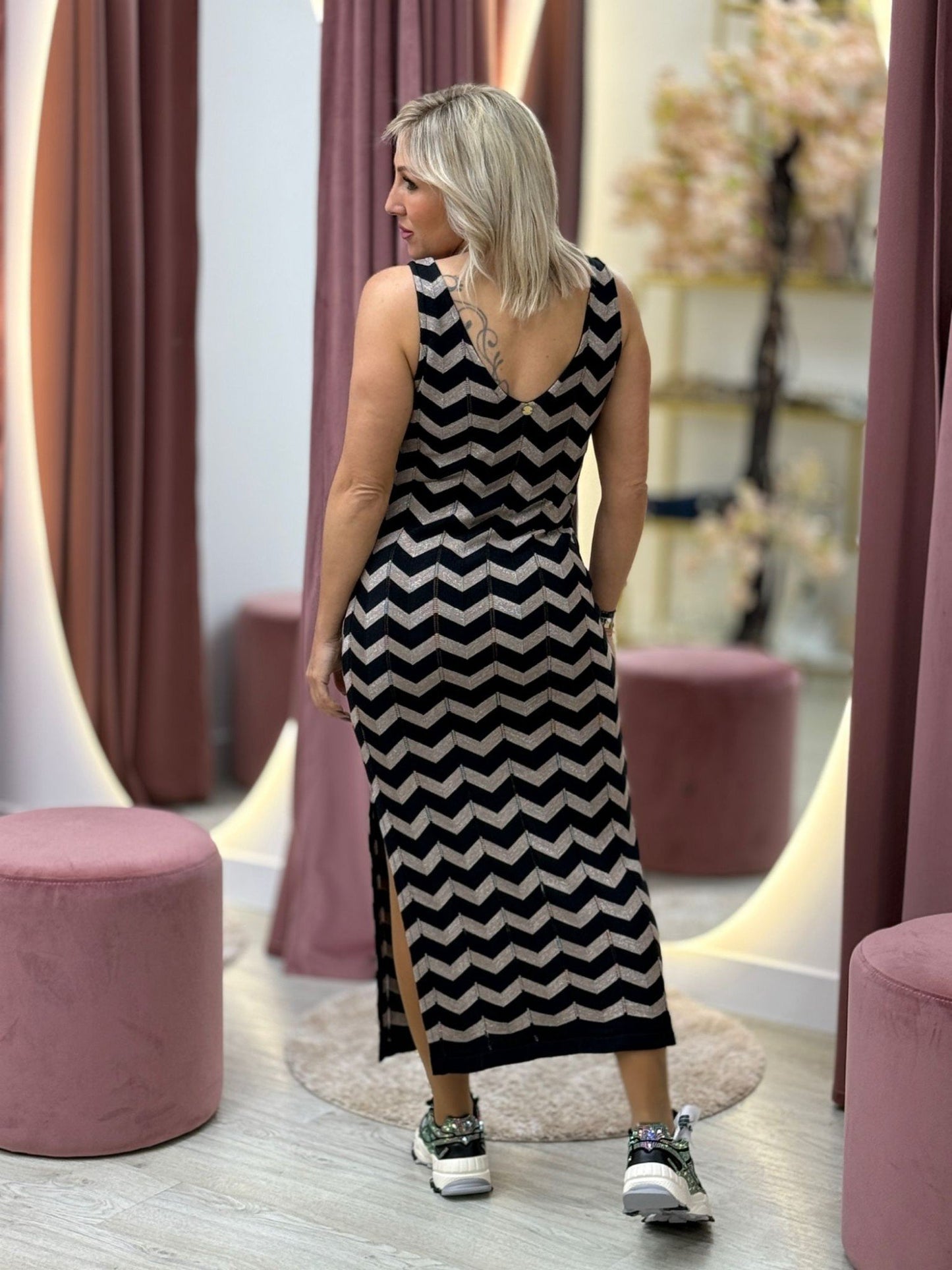 Vestido zigzag com brilho