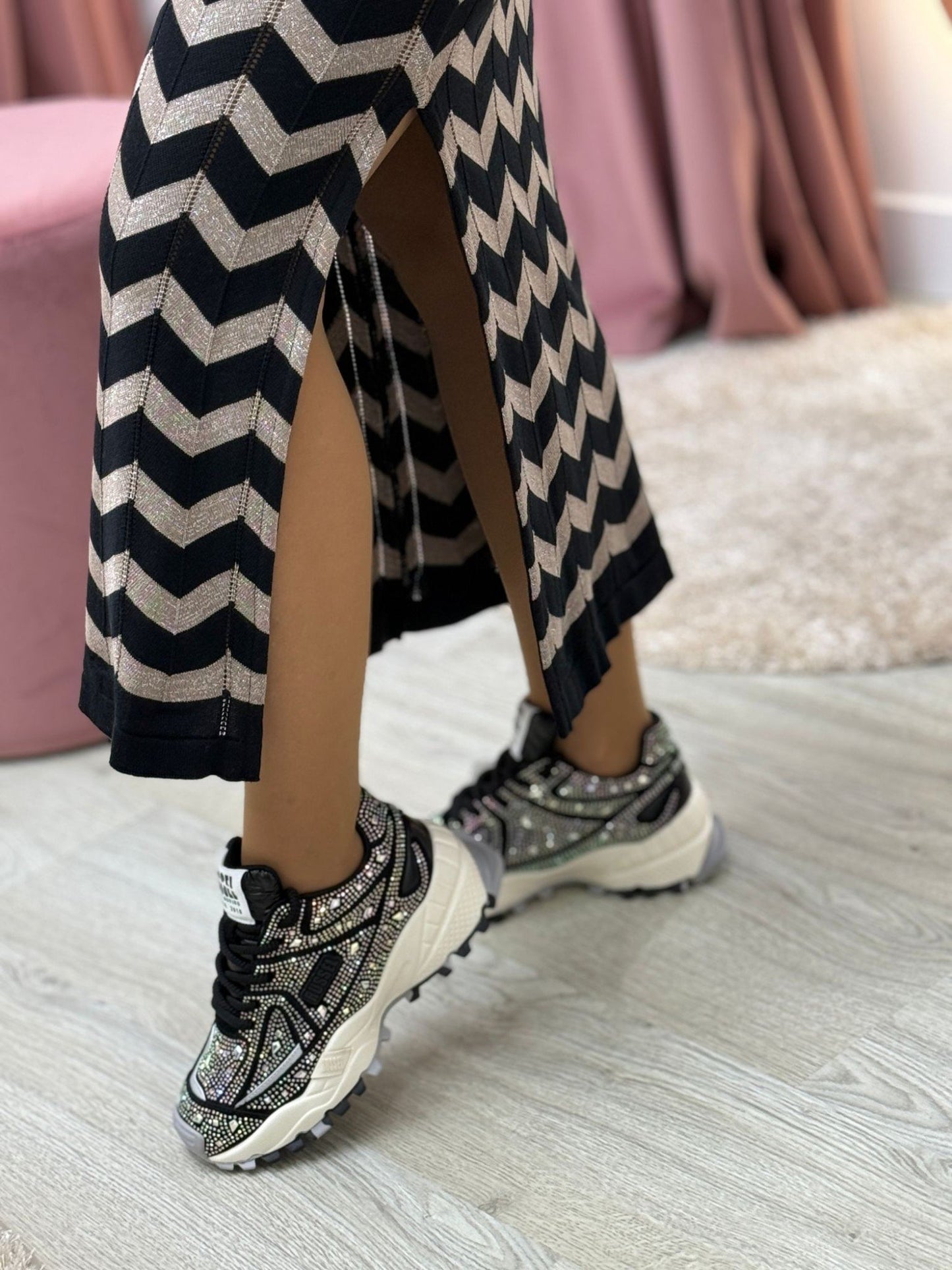 Vestido zigzag com brilho
