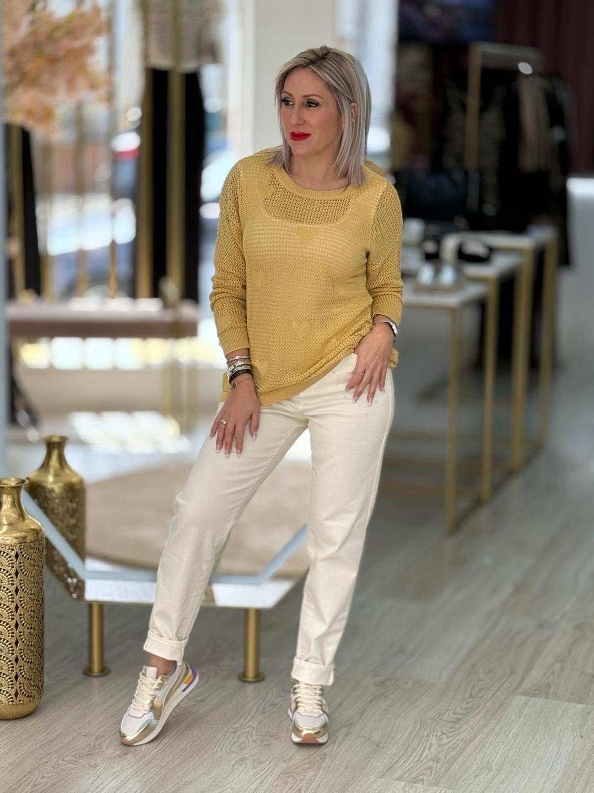 Camisola perfurada corações