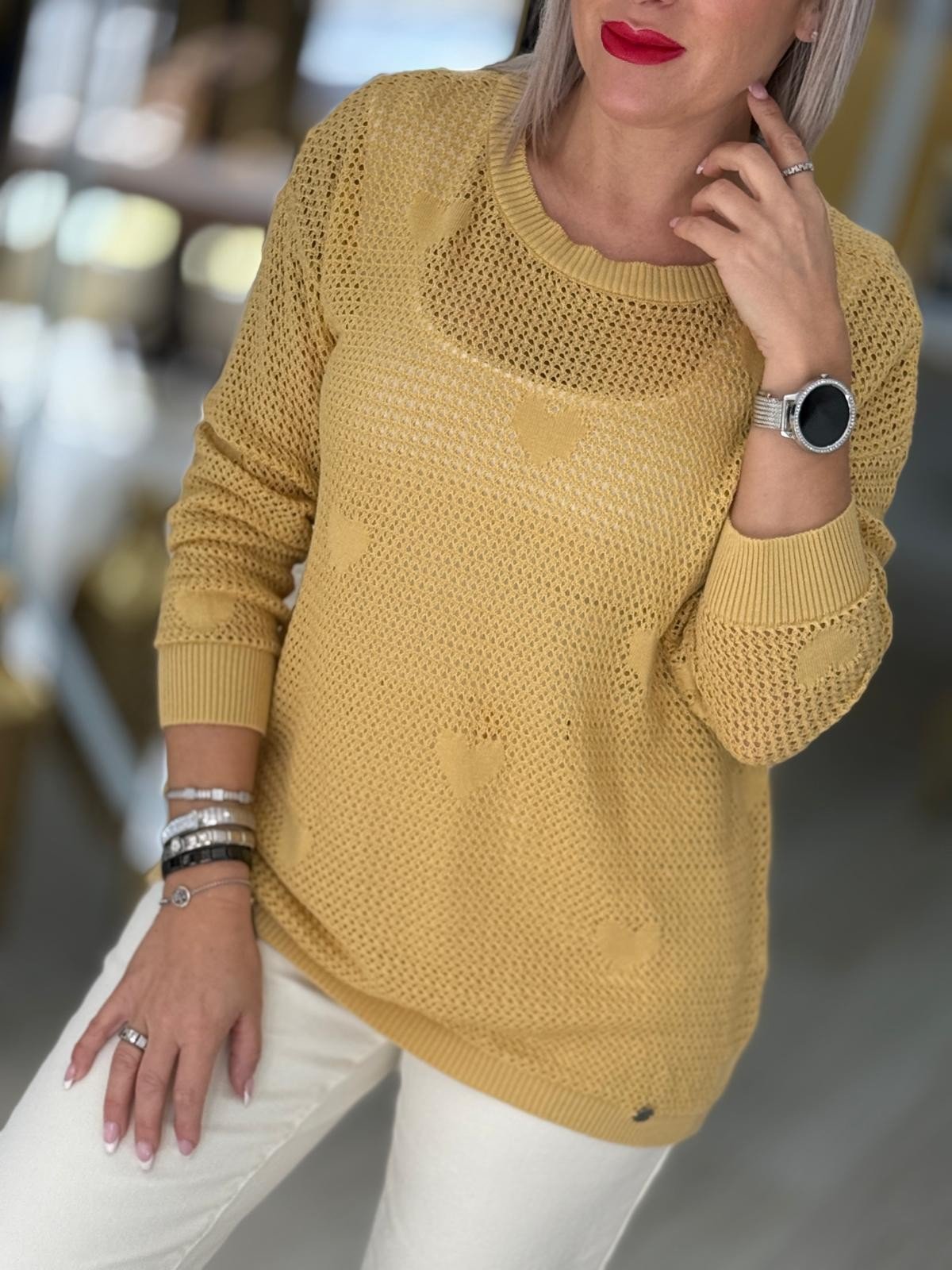 Camisola perfurada corações