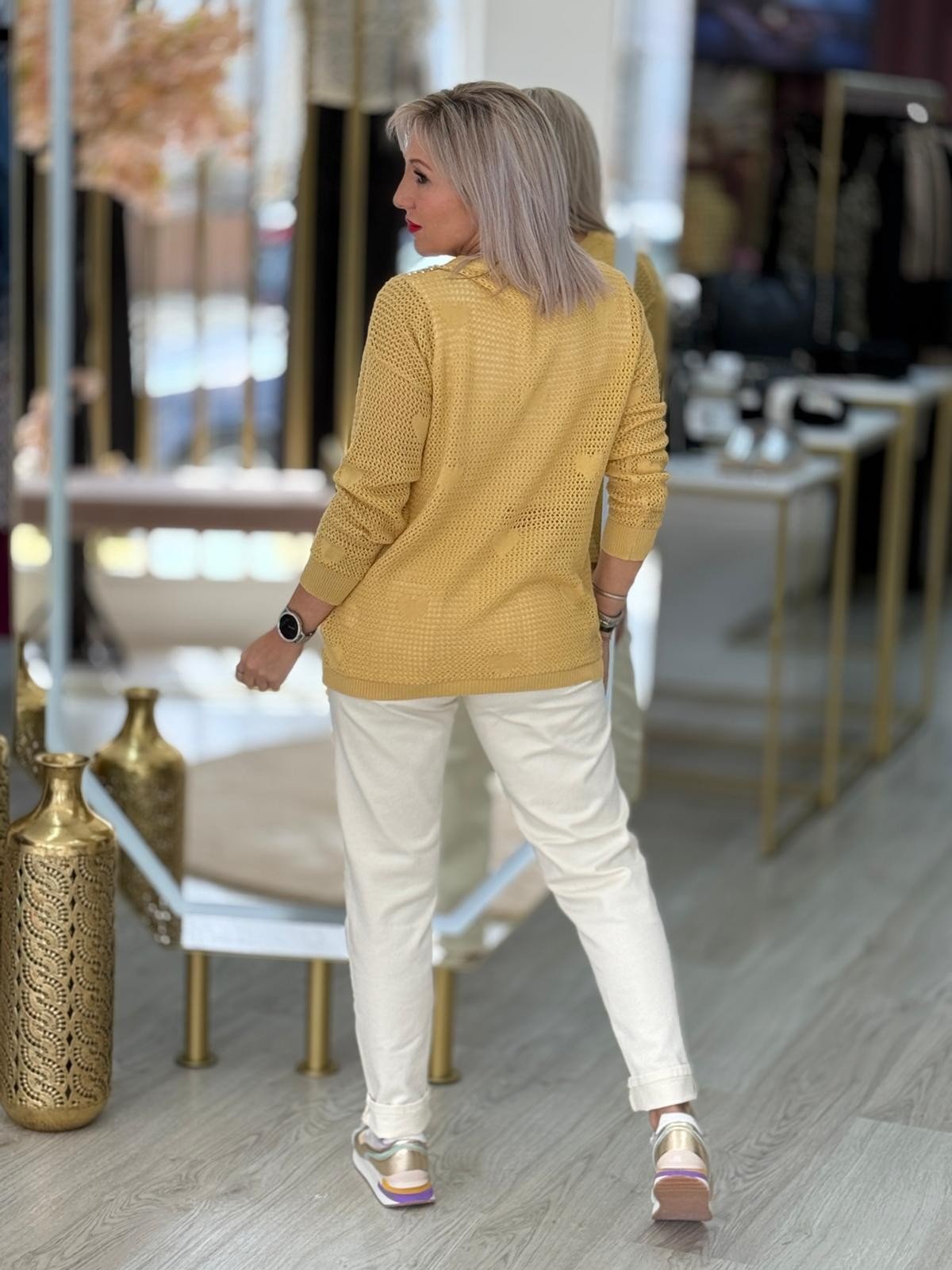 Camisola perfurada corações