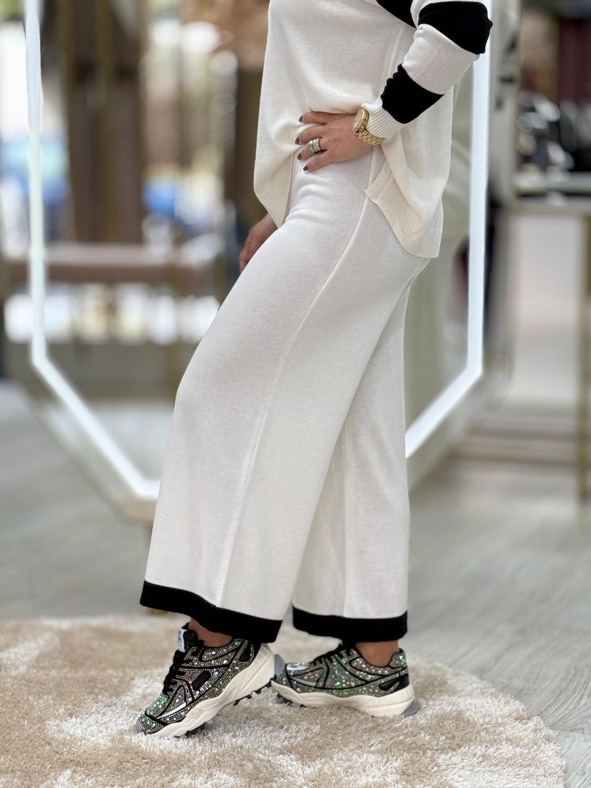 Calças com contrastes