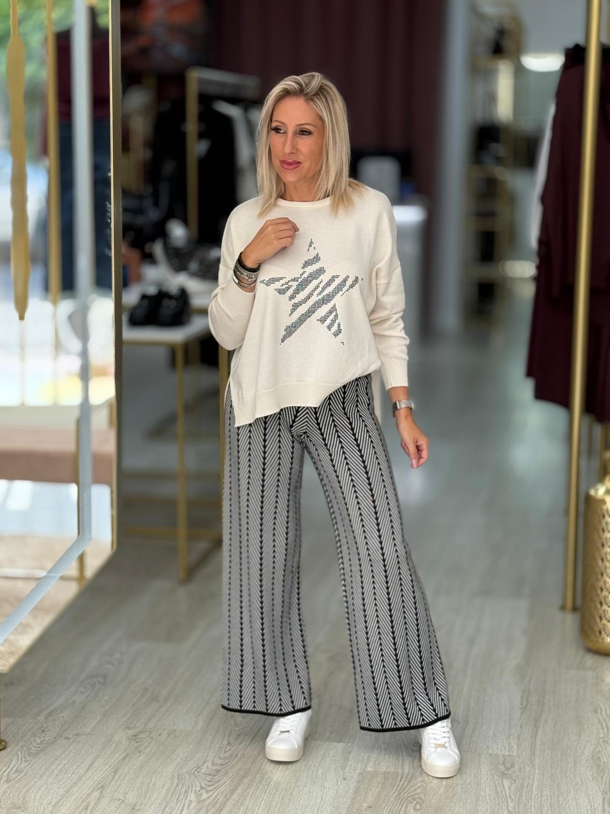 Camisola oversize com estrela