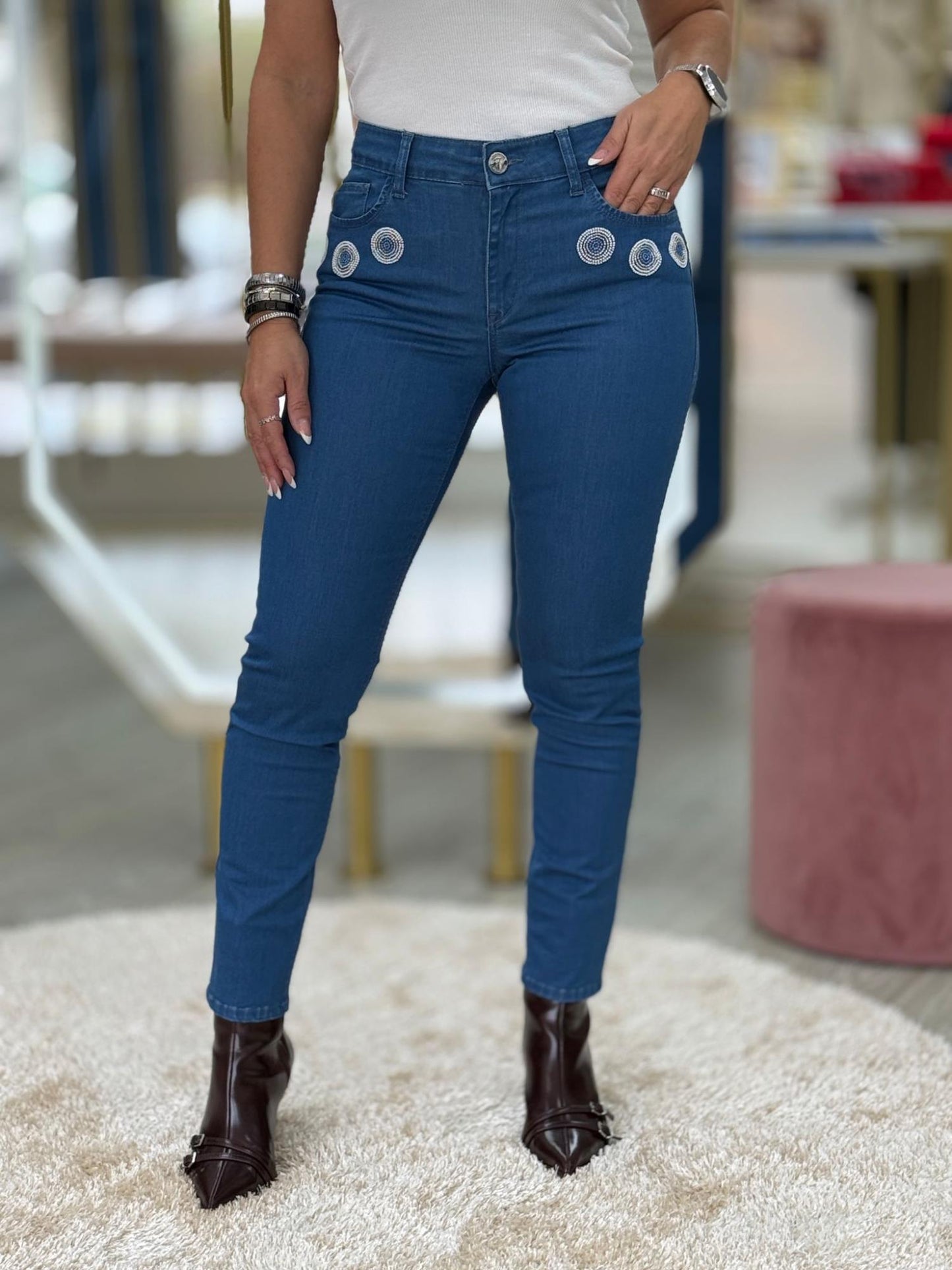 Calças de ganga com missangas