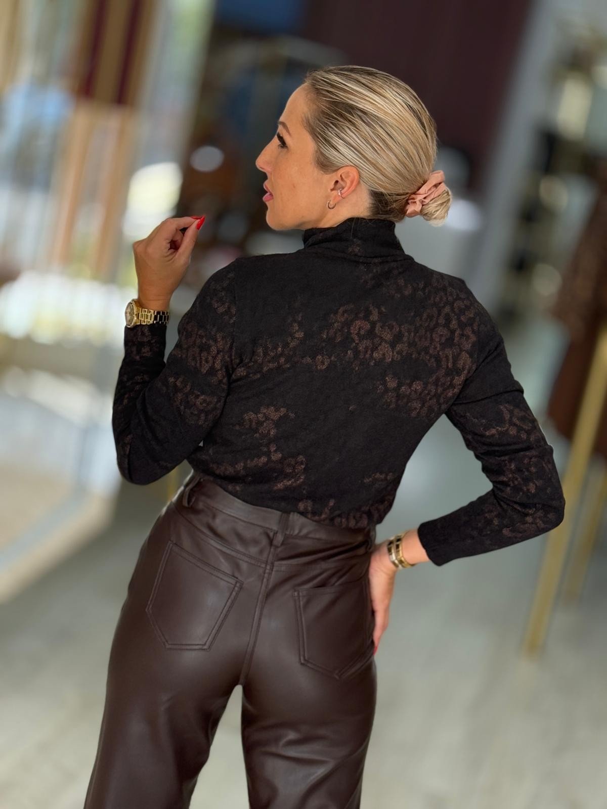 Camisola com abertura