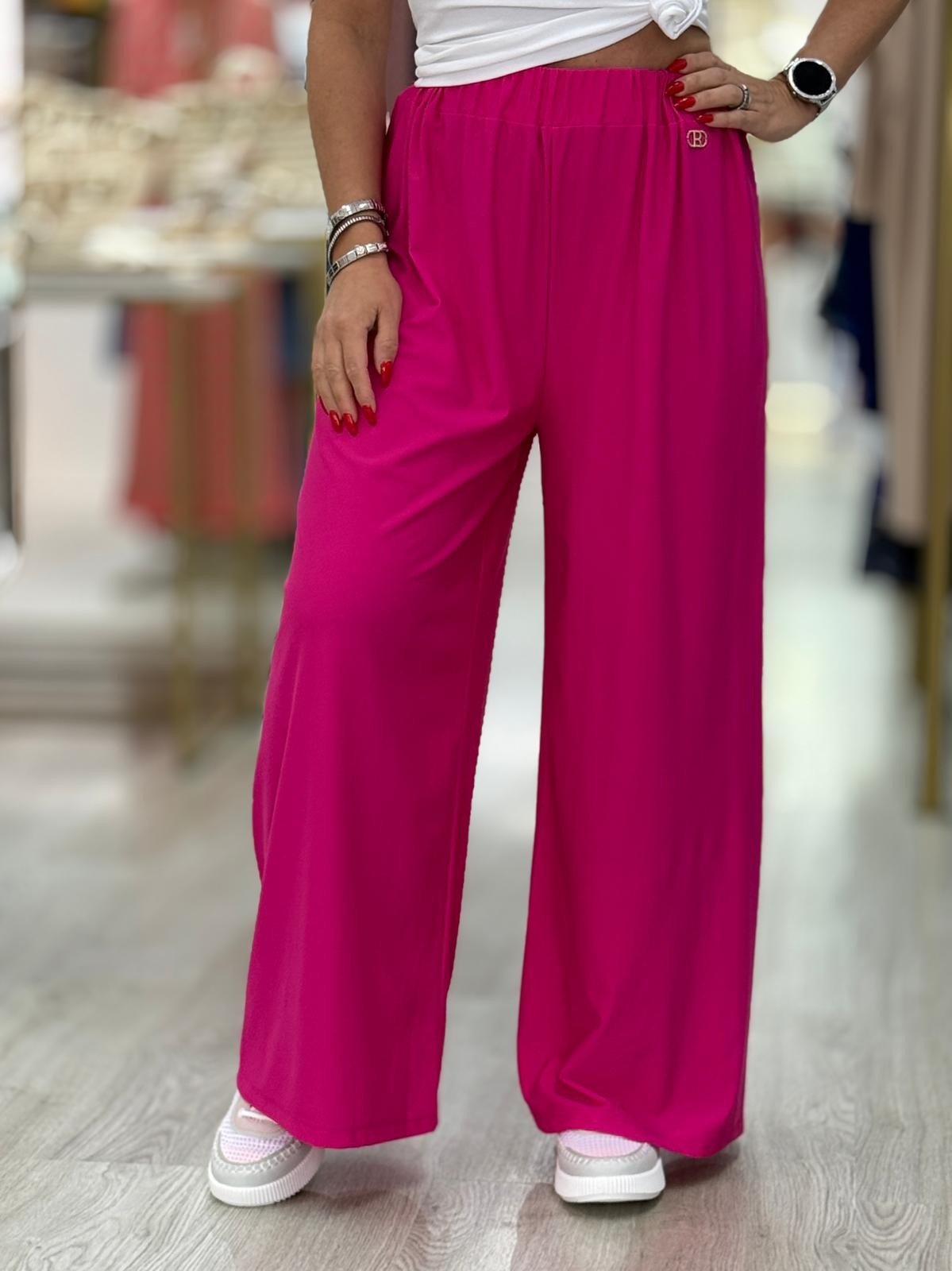 Calças com elástico na cintura