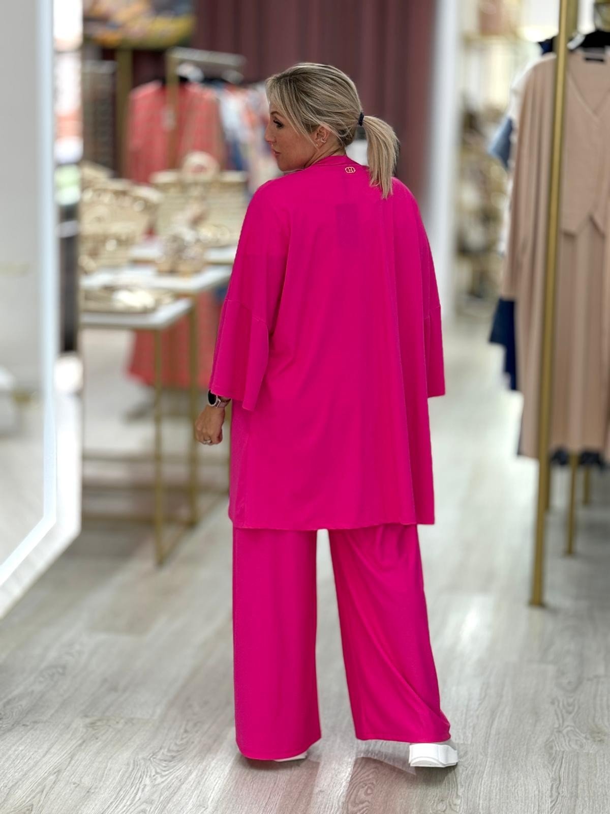 Calças com elástico na cintura