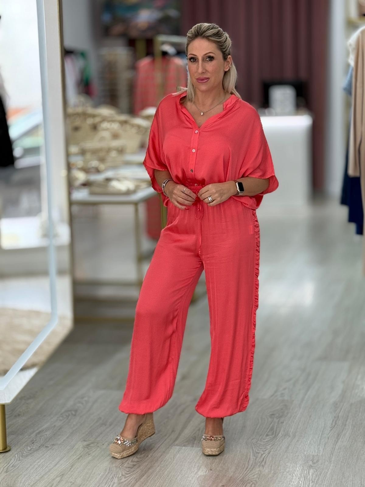 Calças com cordão e folhos laterais