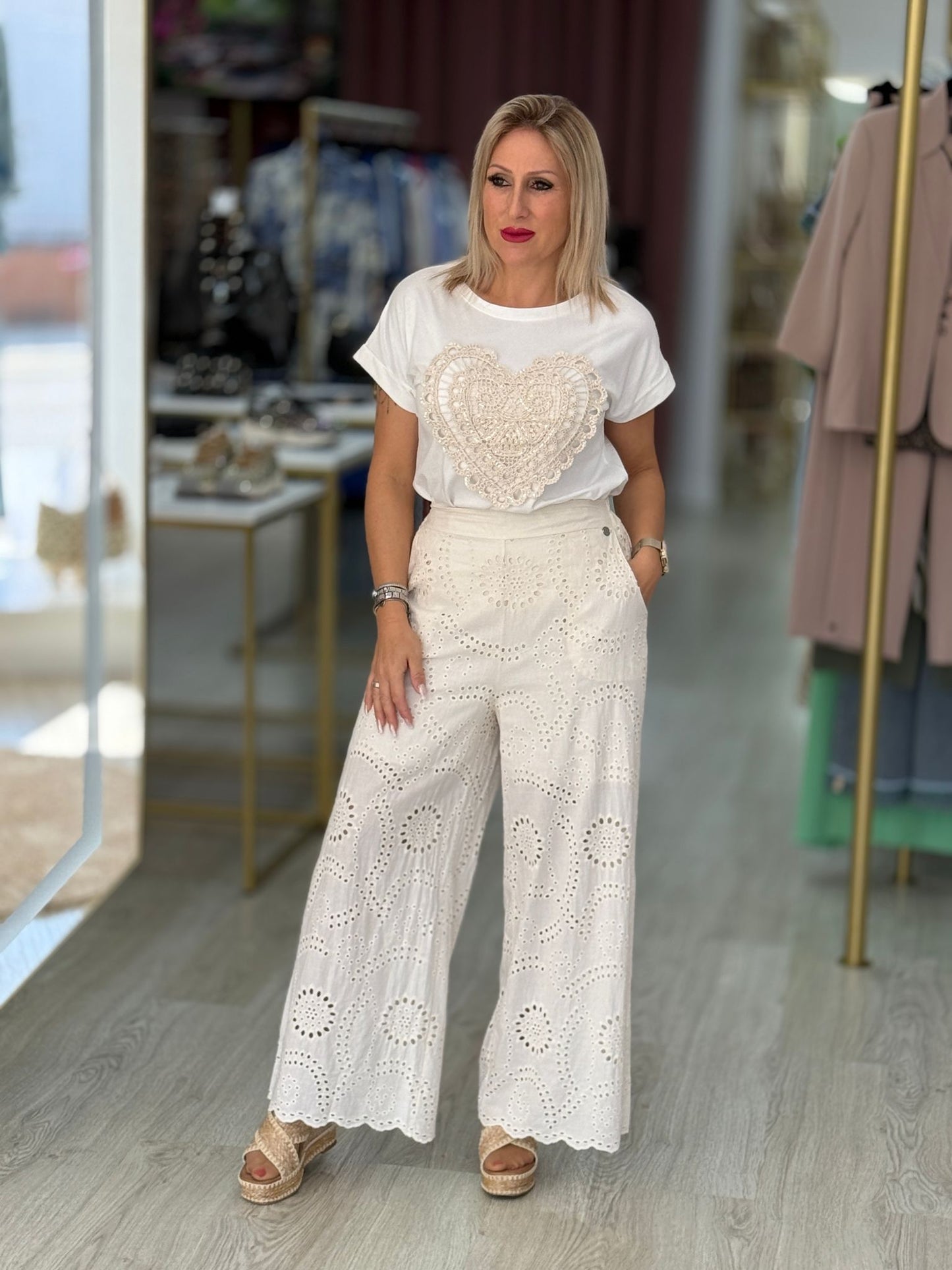 Calças bordado inglês