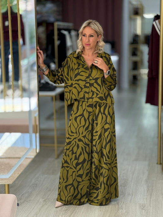 Calças com padrão floral