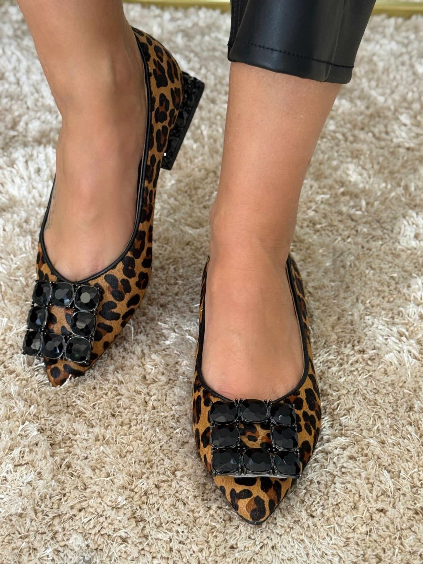 Sapatos com pedraria