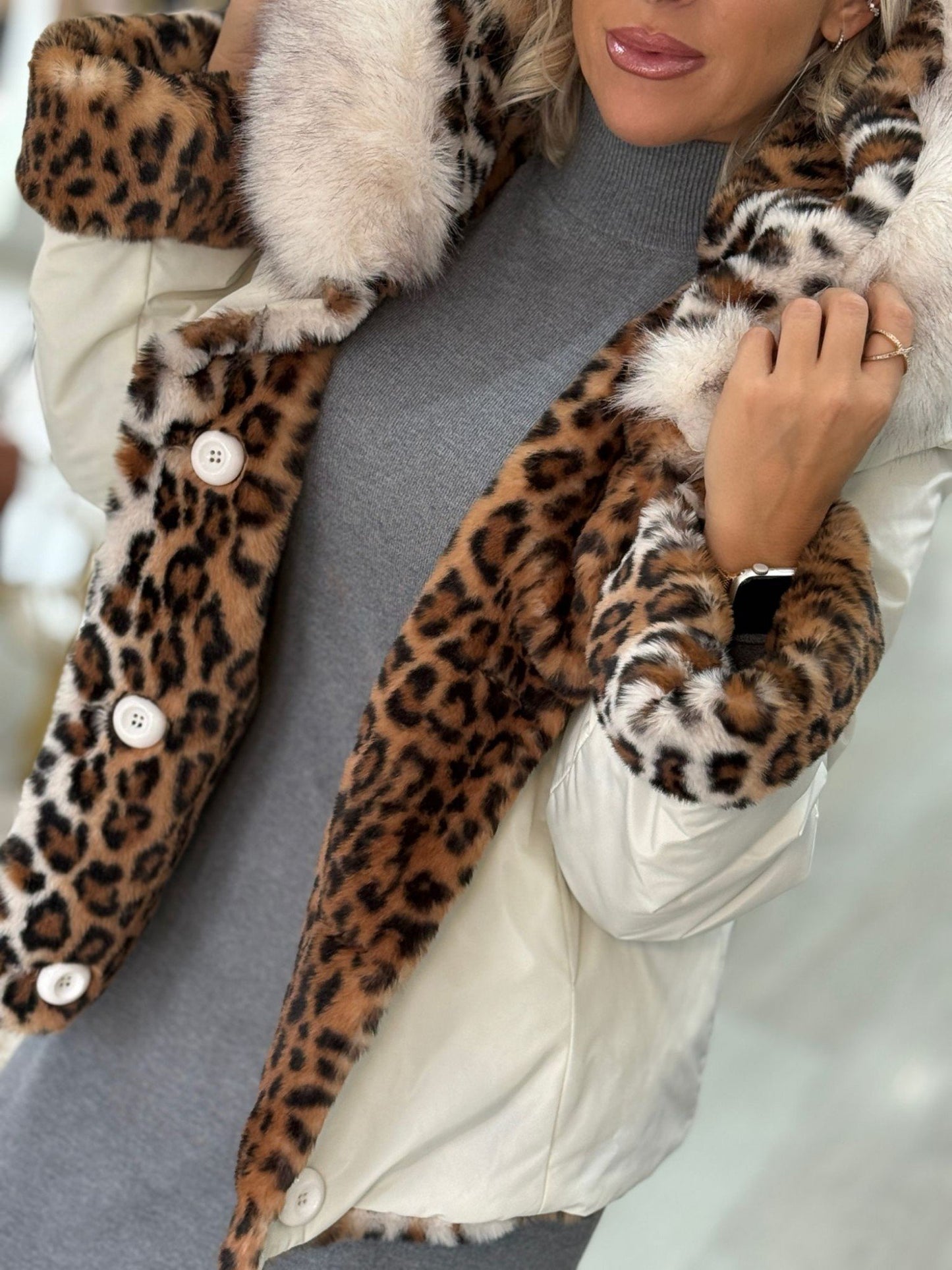 Parka curta com pêlo