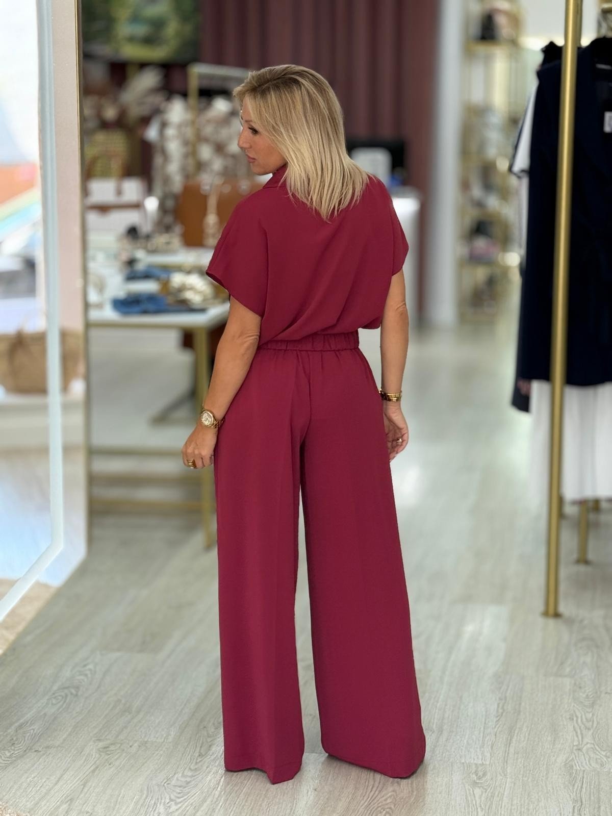 Calça wide leg em tecido fluido