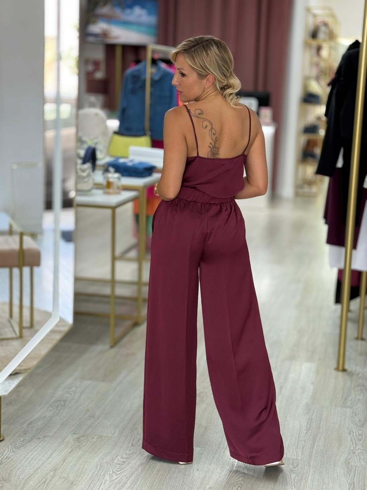 Calça wide leg acetinada