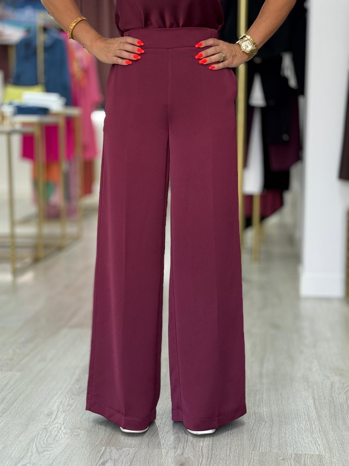 Calça wide leg acetinada