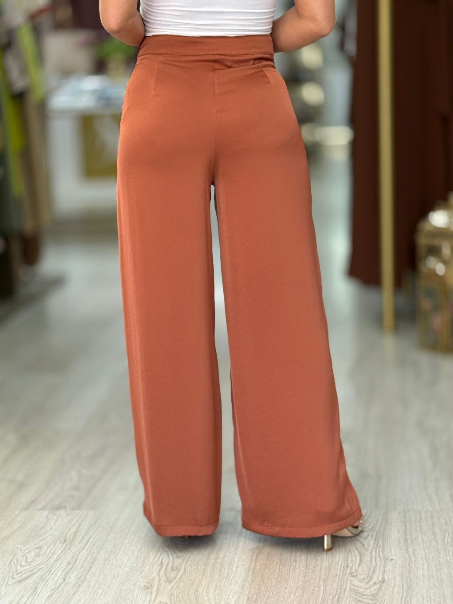 Pantalona acetinada