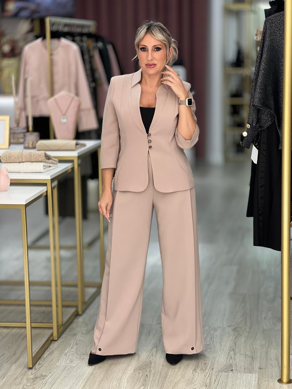 Blazer estruturado cintado