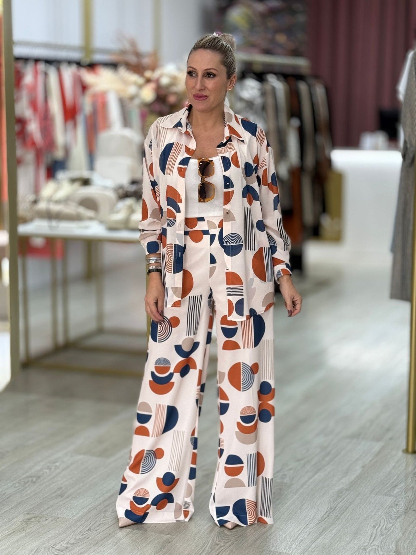 Calça pantalona estampada