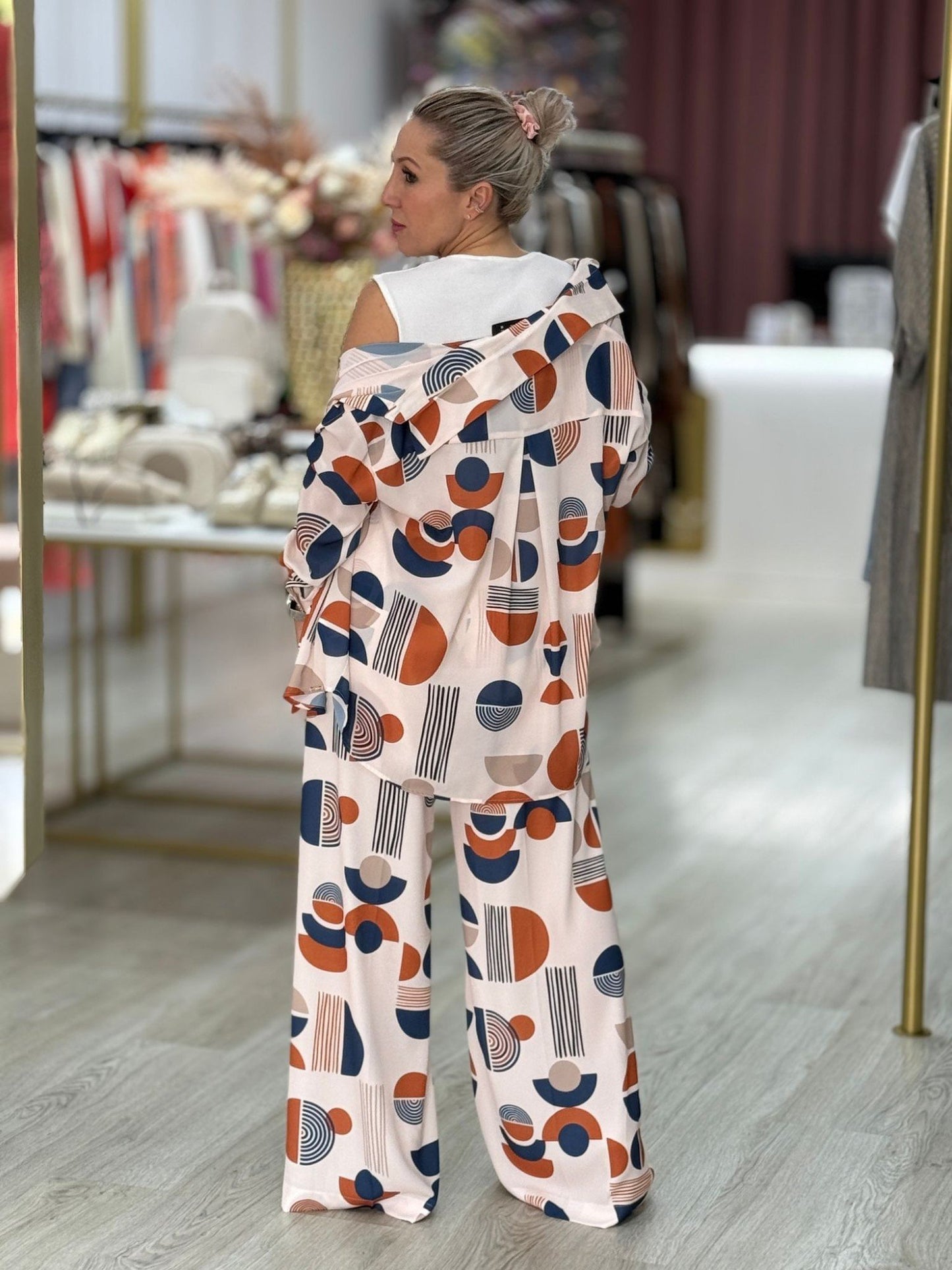 Calça pantalona estampada
