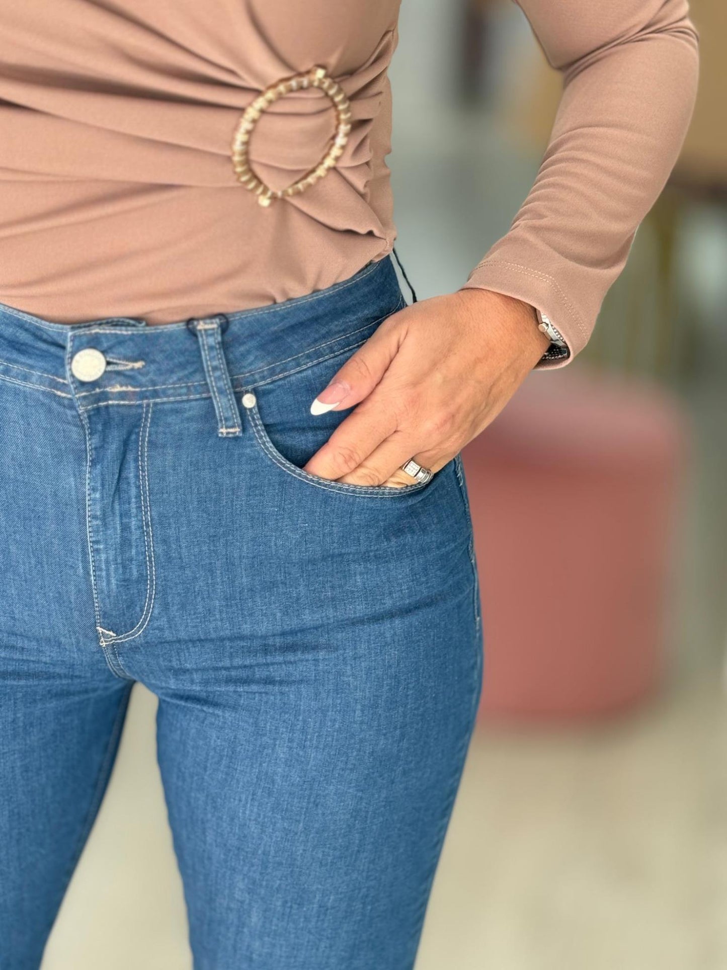 Camisola de malha com aplicação dourada