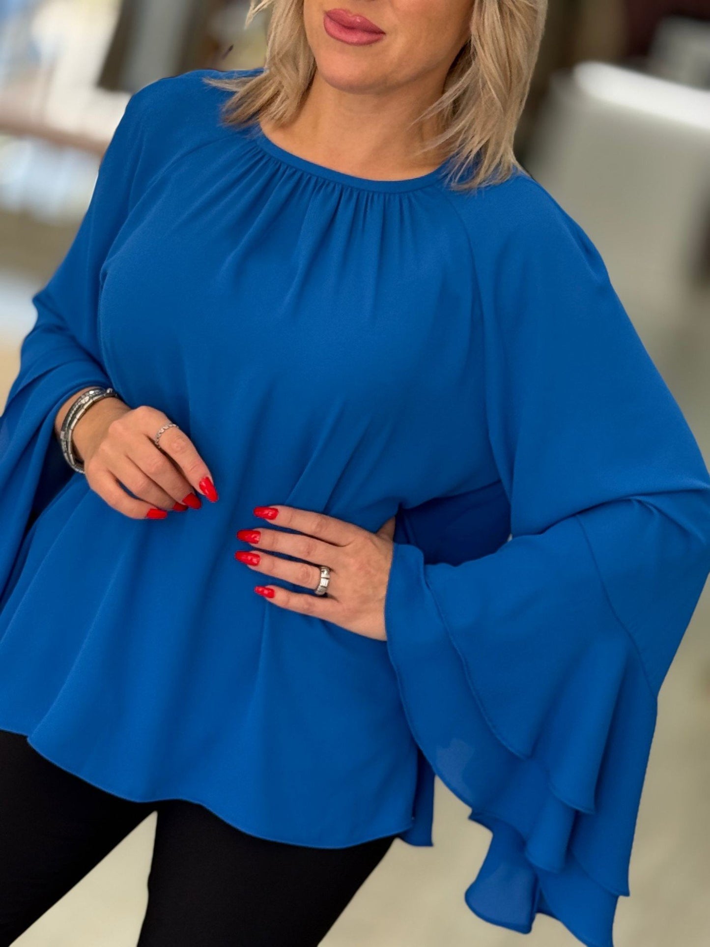 Túnica fluída com manga em folho duplo