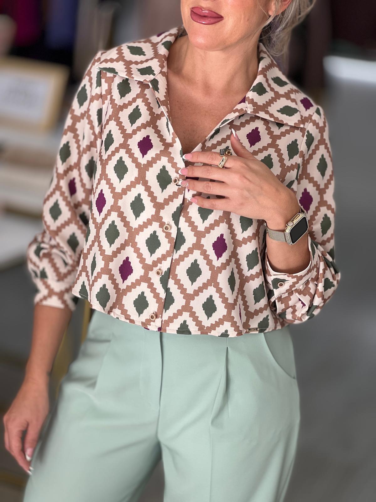 Blusa estampada curta