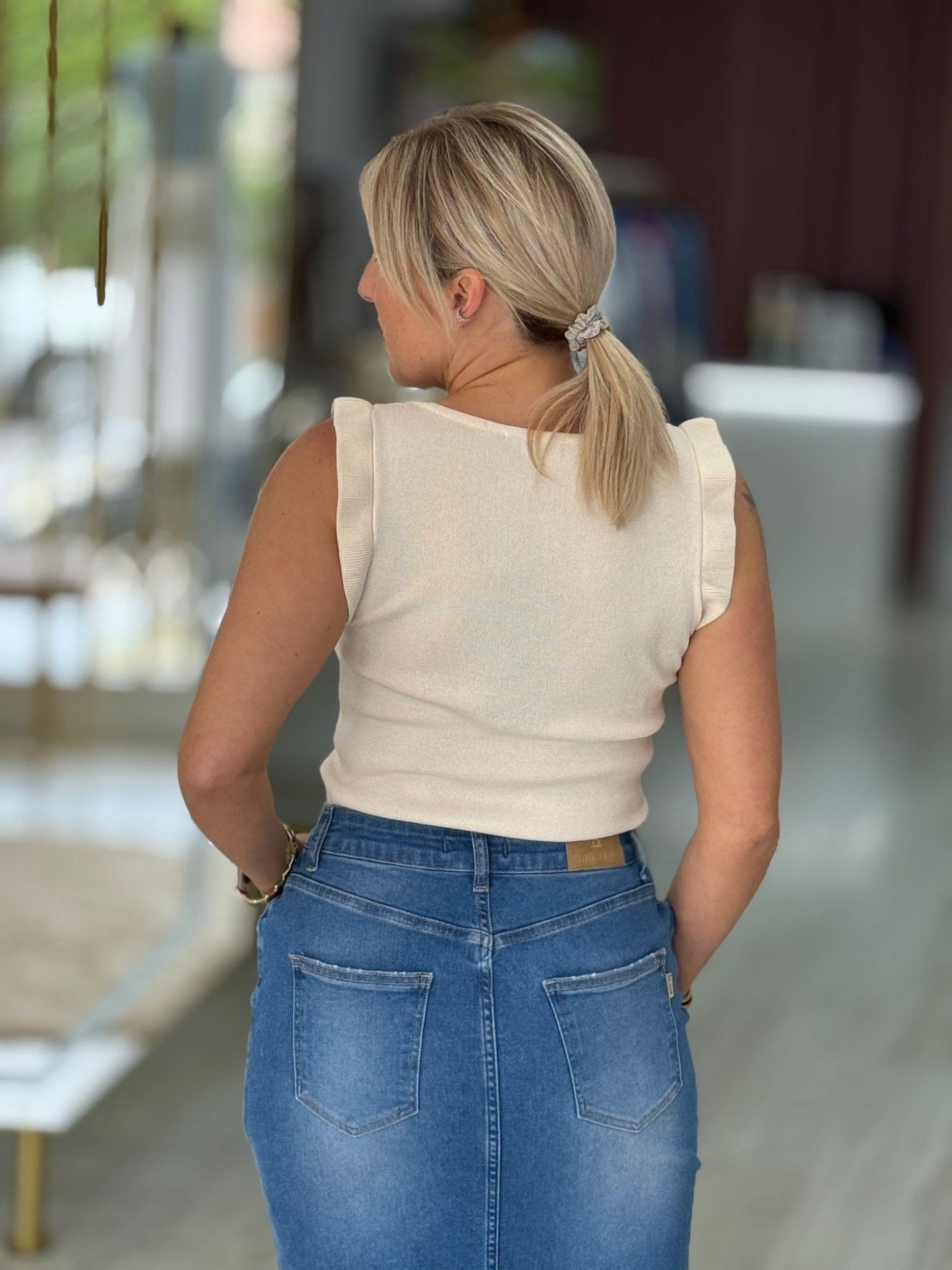 Top em malha com detalhe de folho (+ cores)