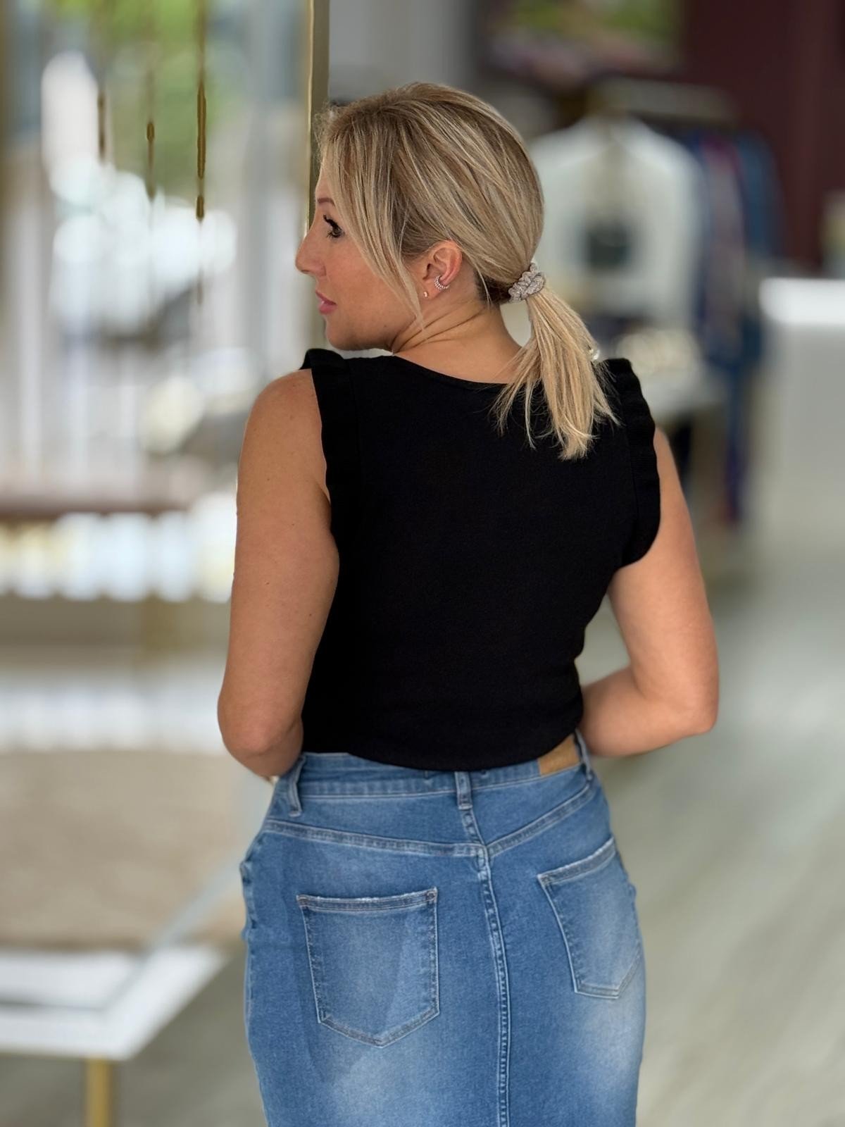Top em malha com detalhe de folho (+ cores)