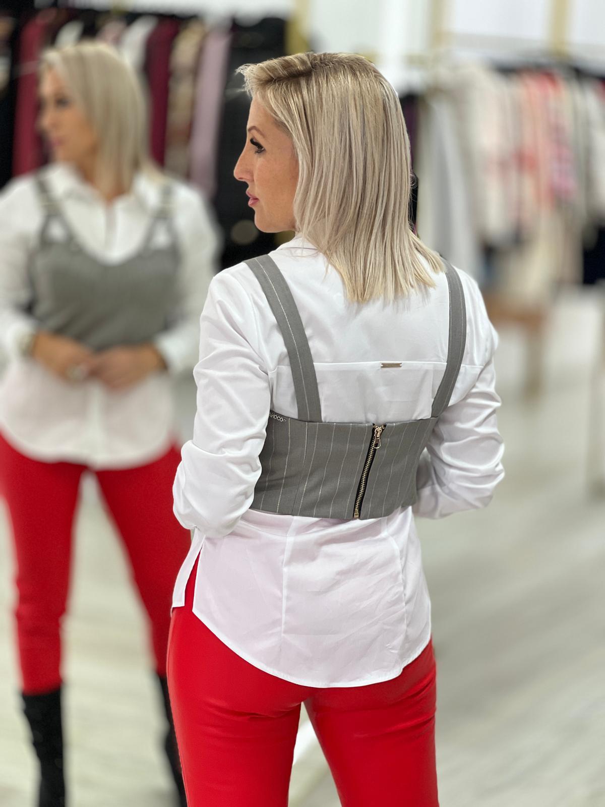 Top curto riscas diplomáticas