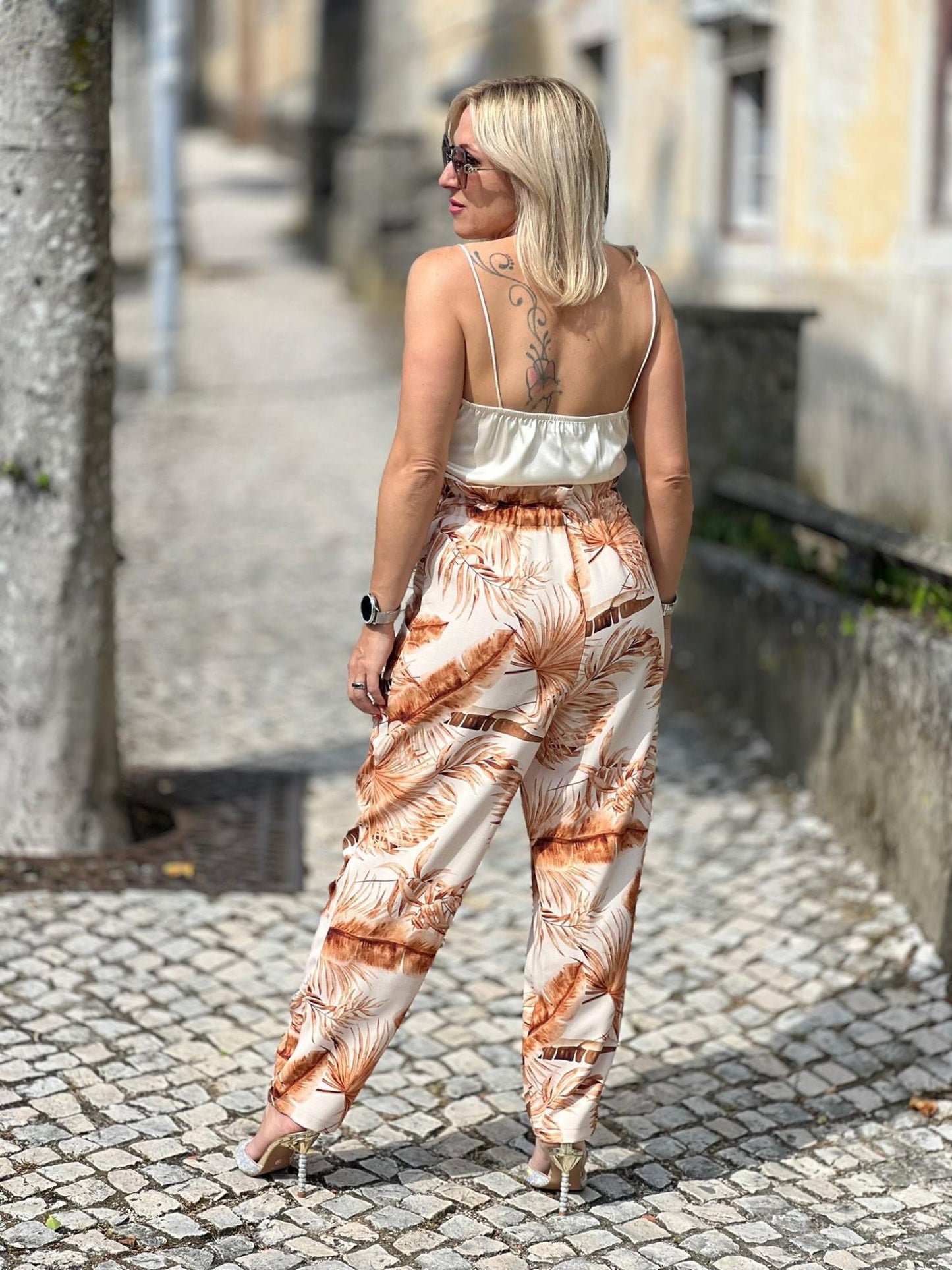 Calças paperbag estampadas