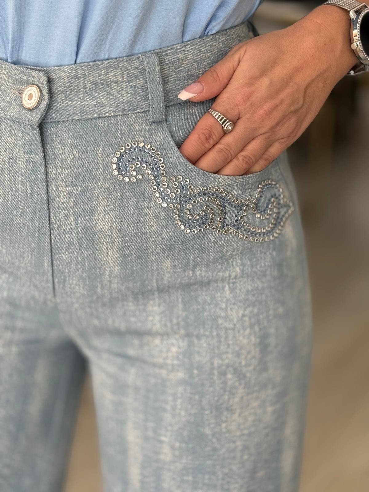 Calças jeans de cintura média