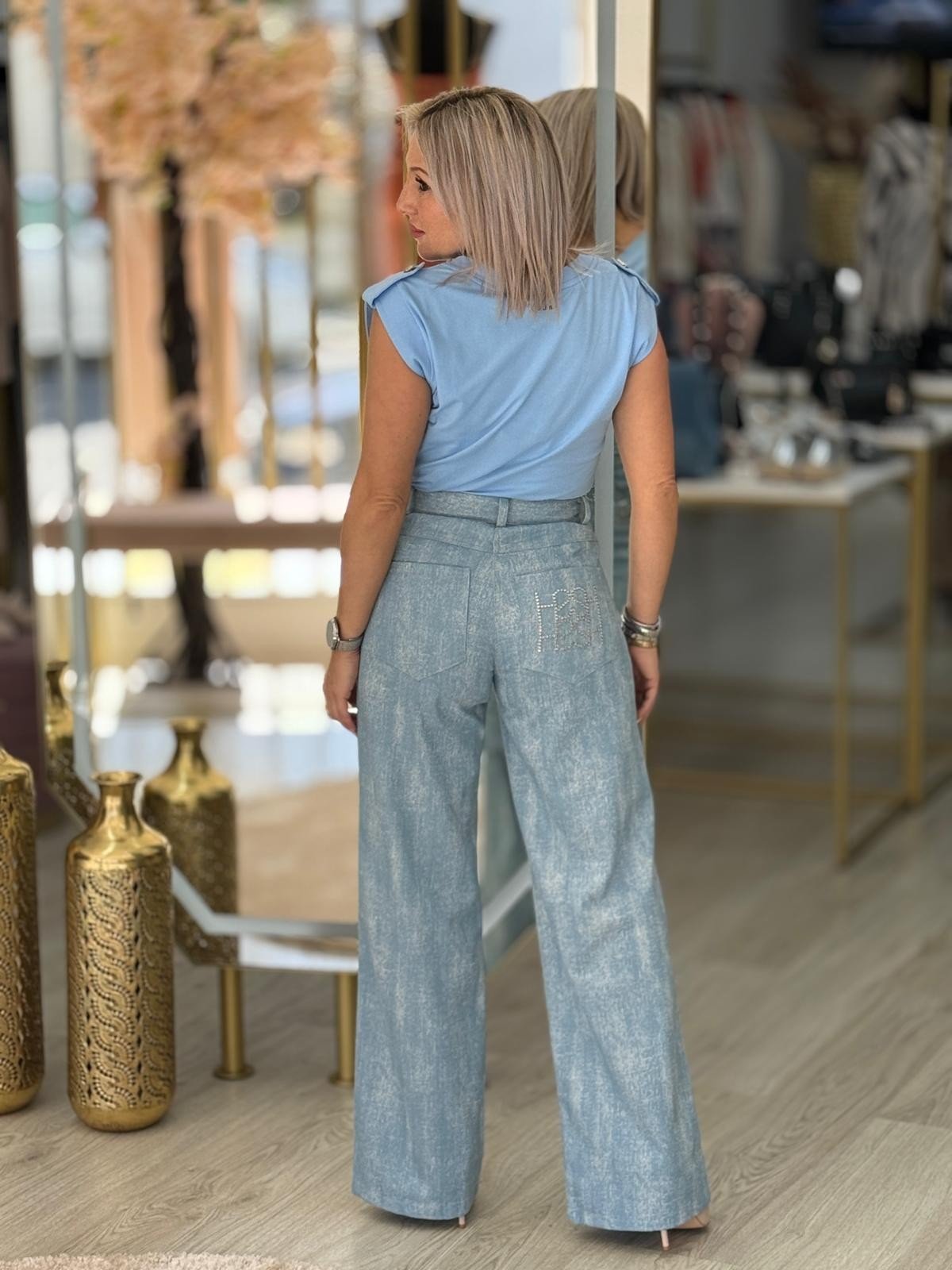 Calças jeans de cintura média
