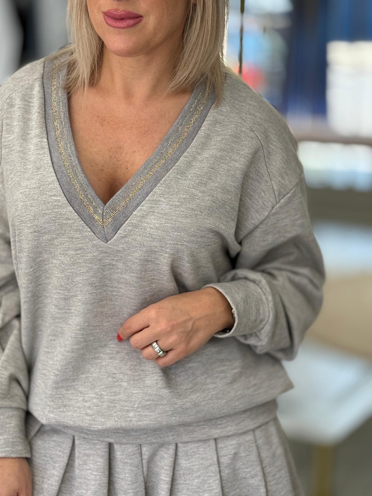 CAMISOLA MACIA COM DECOTE EM V