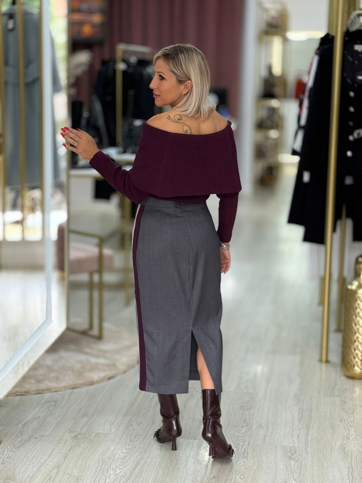 Saia Lápis com Faixas Laterais