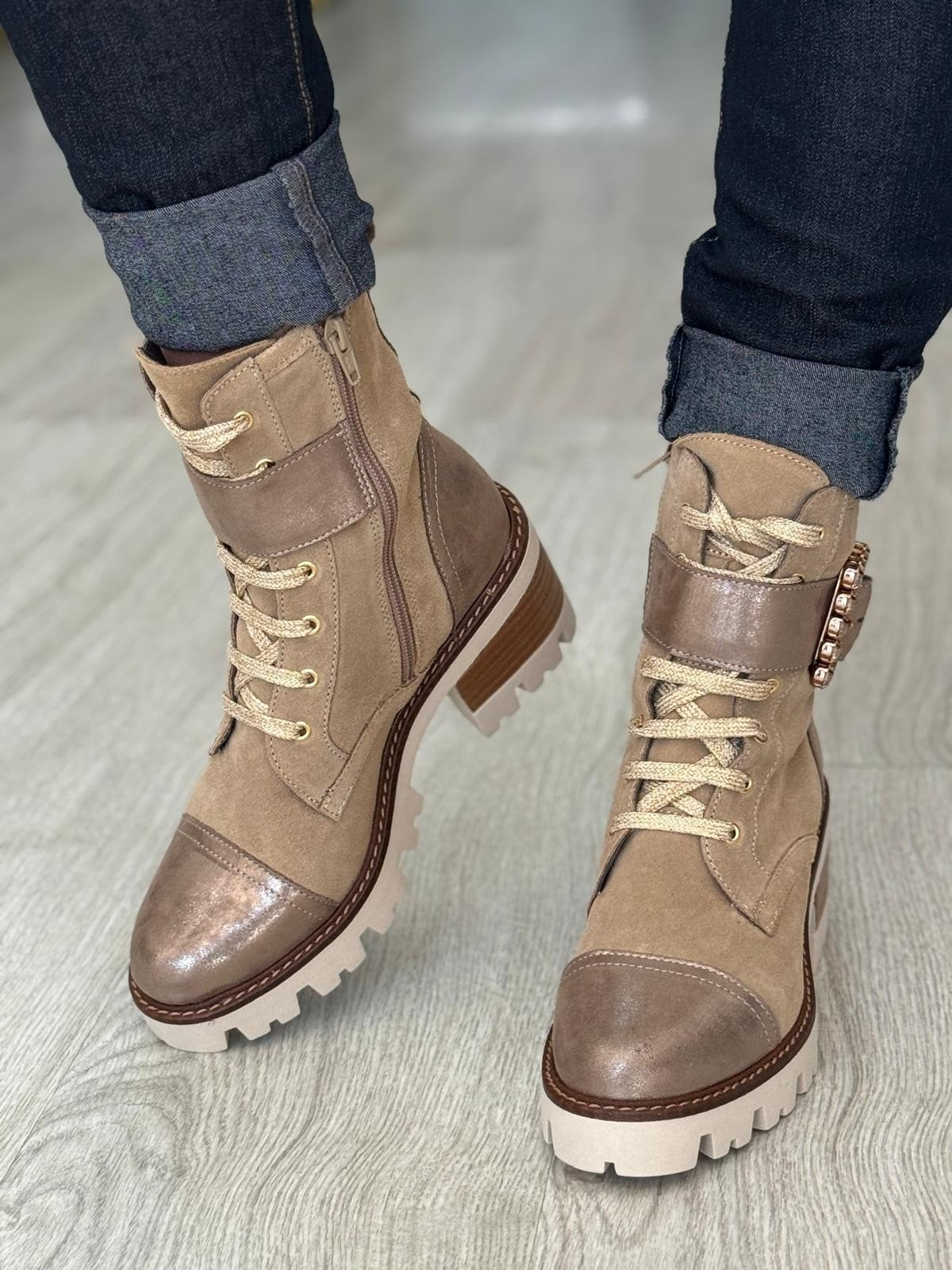 Bota Taupe Estilo Militar
