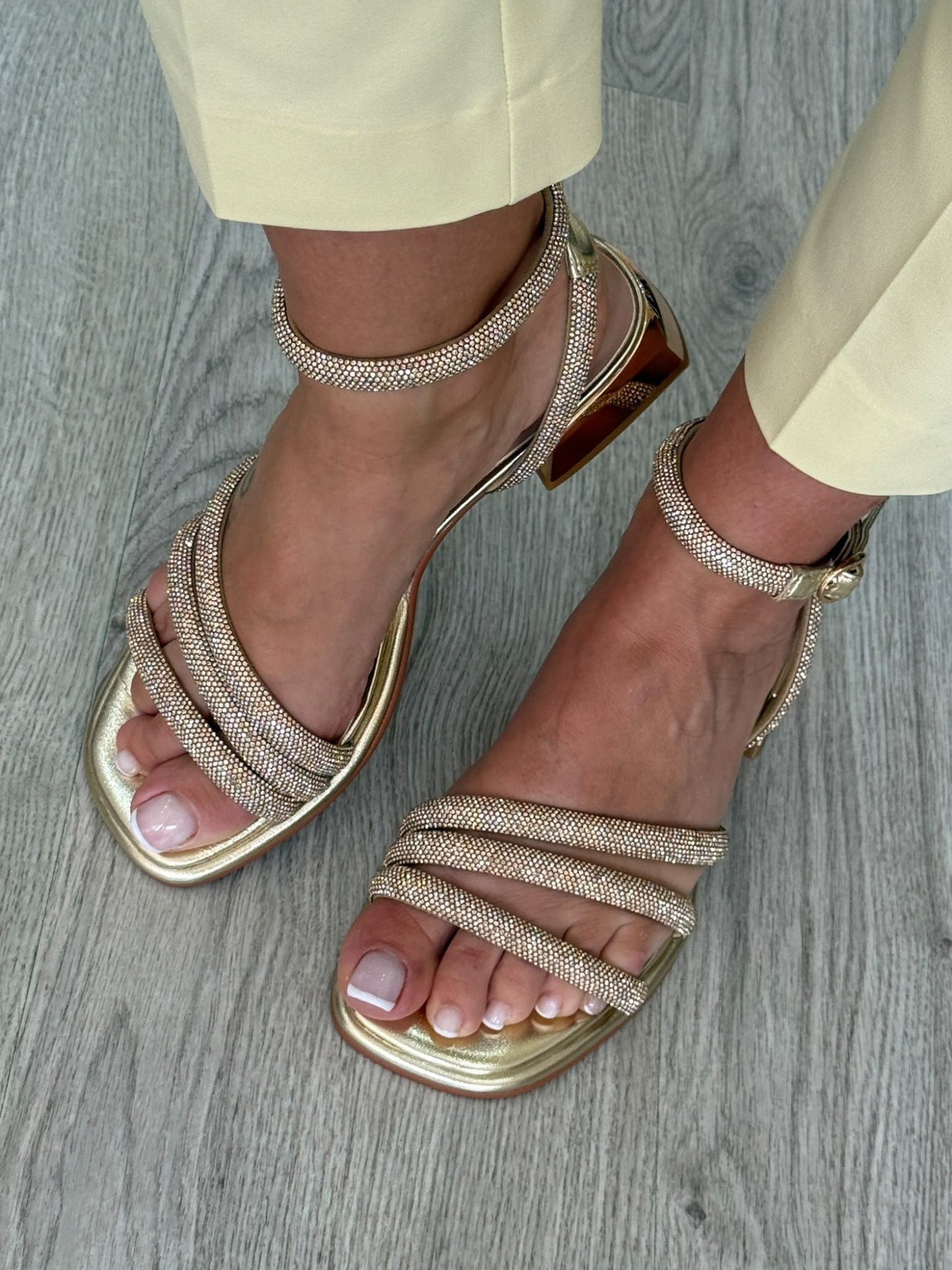 Sandálias com strass